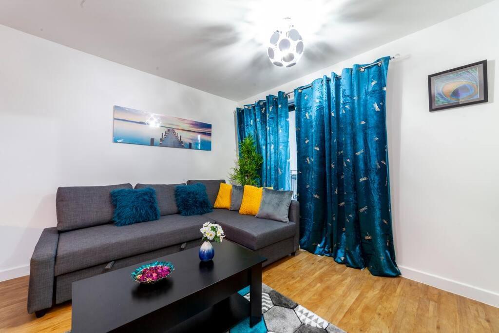 Apartamento Perfect For Long Business & Family Guests! Parking Stratford Sleeps 6 Guests! Wifi & Netflix