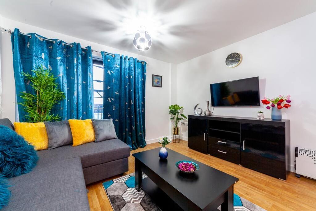 Apartamento Perfect For Long Business & Family Guests! Parking Stratford Sleeps 6 Guests! Wifi & Netflix *