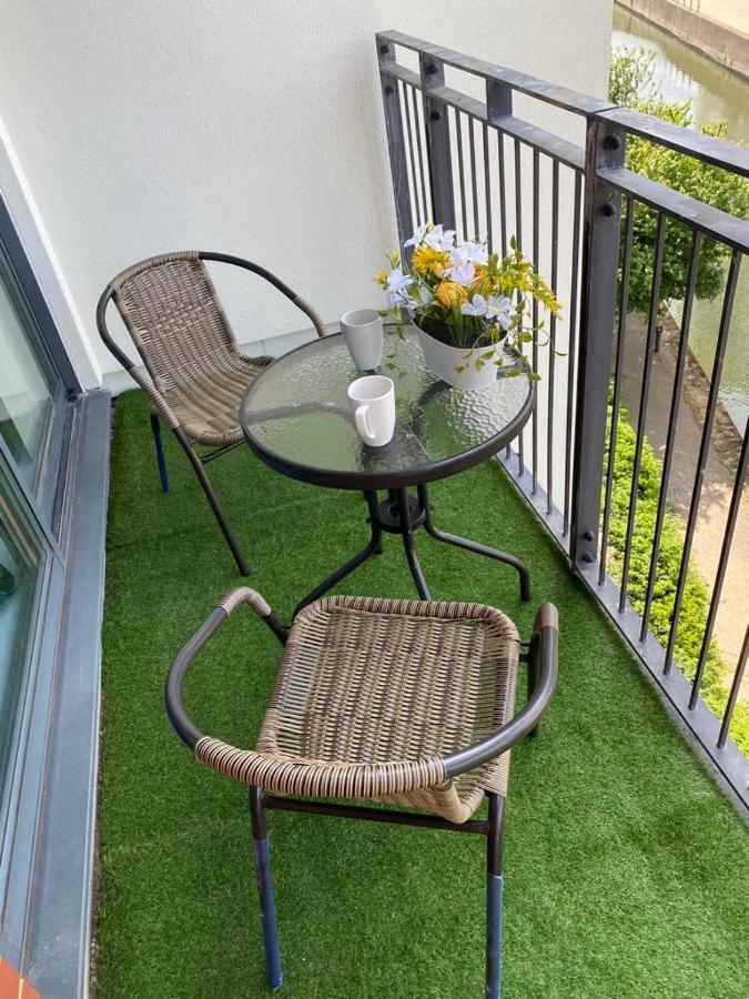 Perfect For Long Business & Family Guests! Parking Stratford Sleeps 6 Guests! Wifi & Netflix Apartamento *