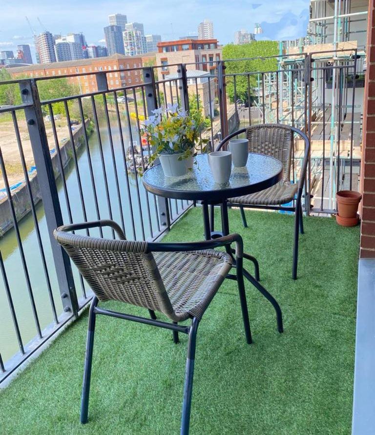 Perfect For Long Business & Family Guests! Parking Stratford Sleeps 6 Guests! Wifi & Netflix Apartamento